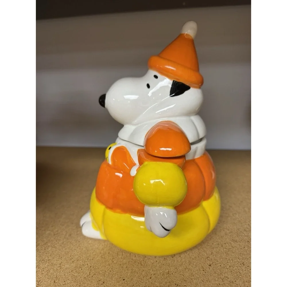 Peanuts Snoopy Woodstock Halloween Candy Corn Puffer Jacket Cookie Jar Canister